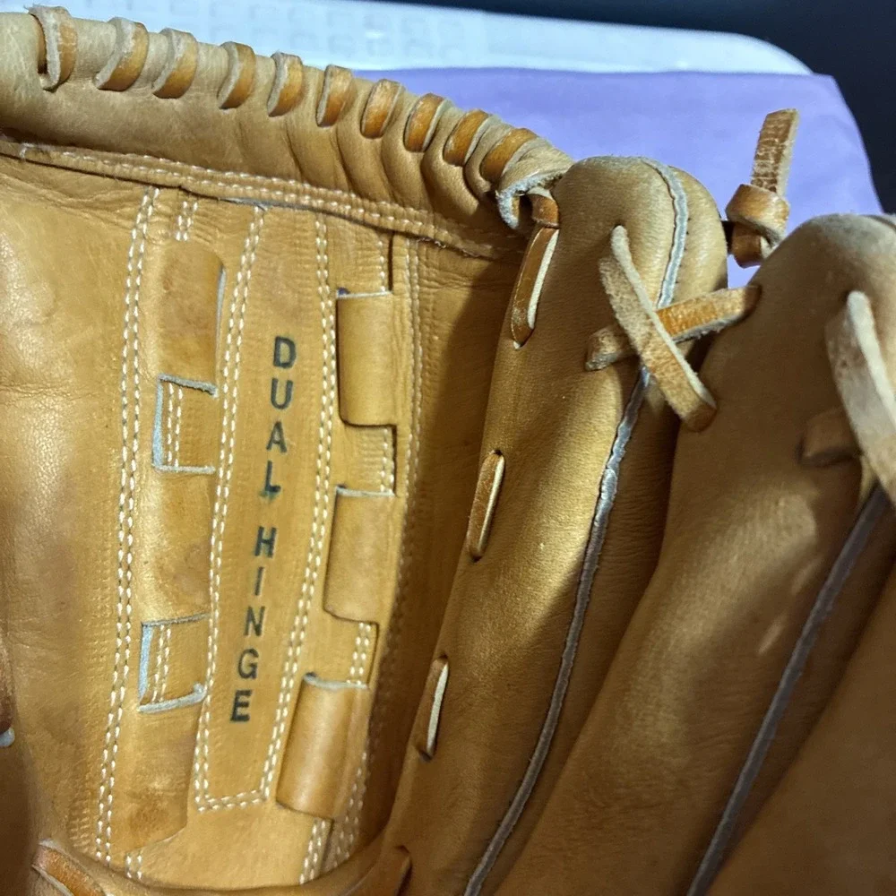 Wilson Ron Cey Pro Style Grip Tight Pocket Dual Hinge A2130 glove